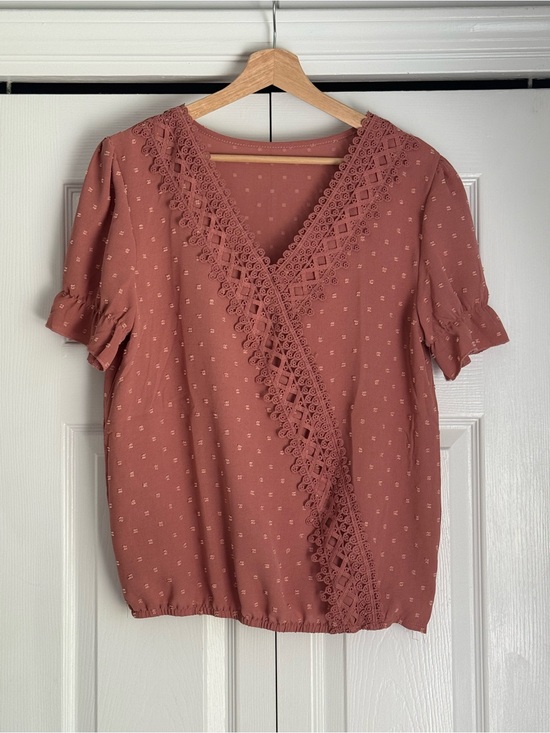 Tops - Womens Lace Trim V-Neck Blouse - Dusty Rose